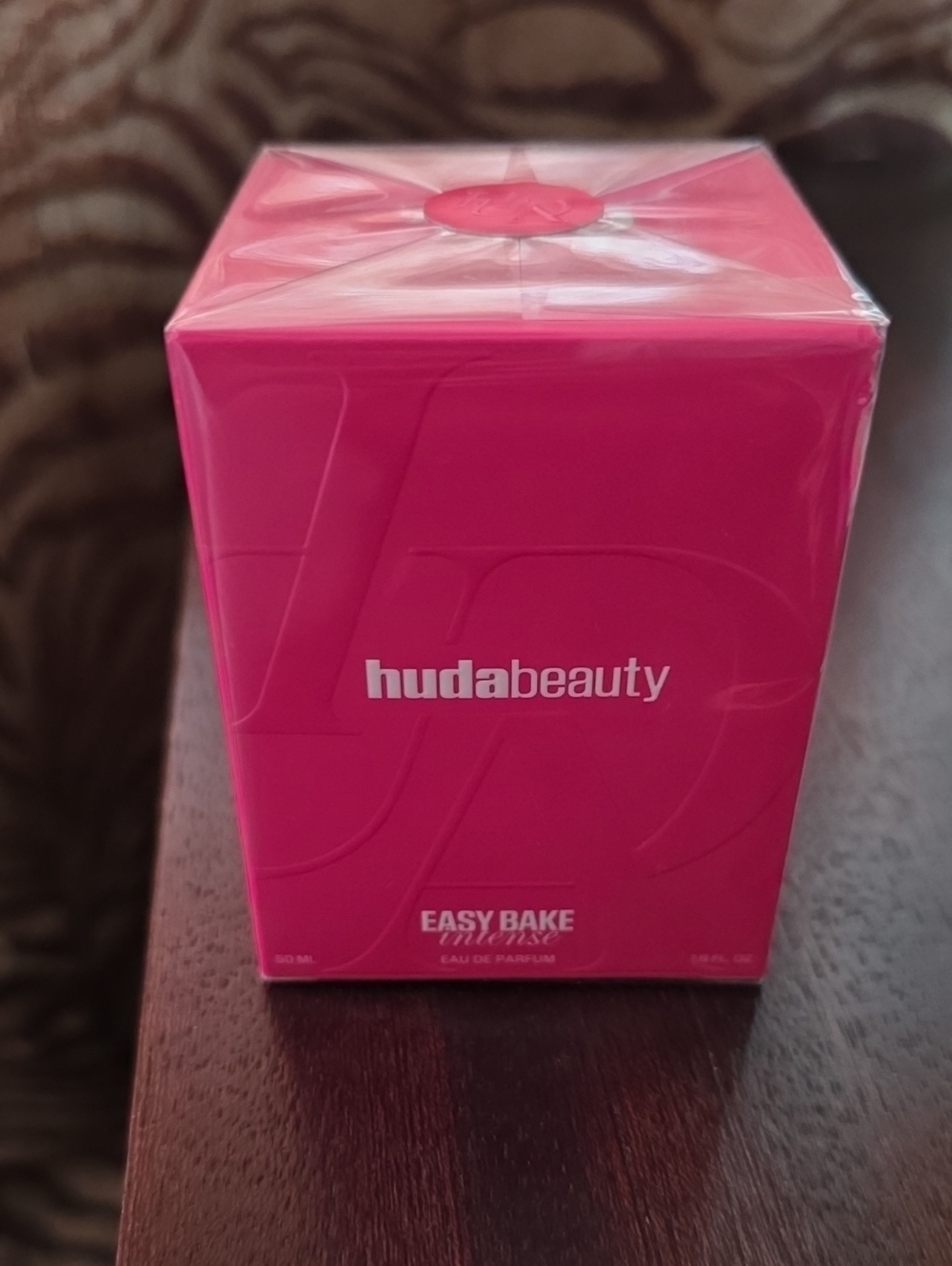 HUDA BEAUTY Easy Bake Eau de Parfum - Hot Pink